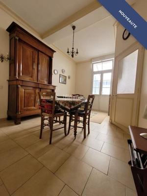 Maison - 205 m² - 11 pièces