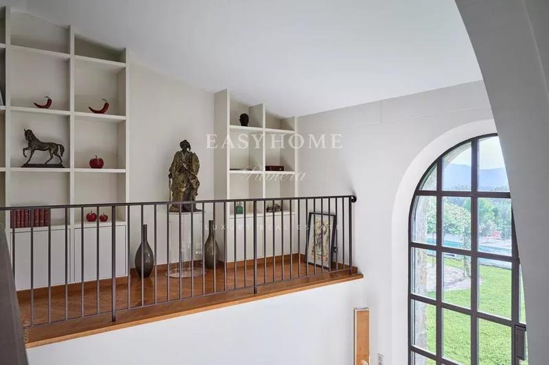 Villa - 380 m² - 10 pièces