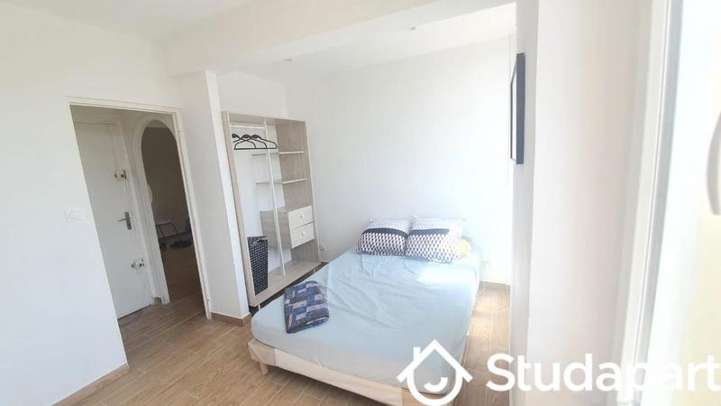 Chambre - 9 m² - 1 pièce