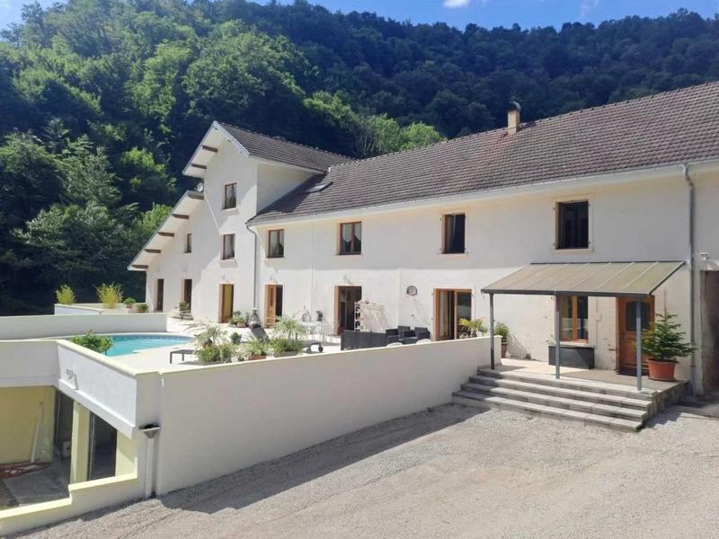 Immeuble mixte - 518 m² - 16 pièces