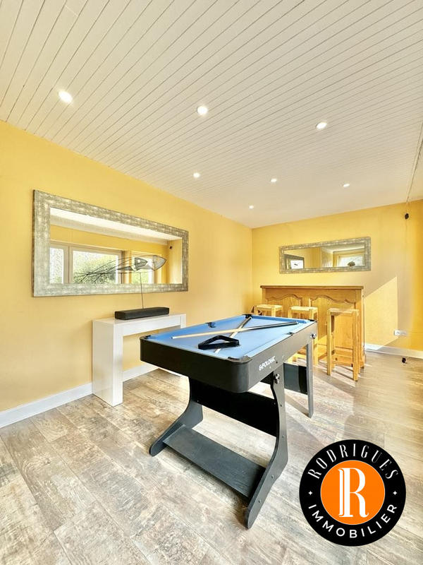 Maison - 285 m² - 12 pièces