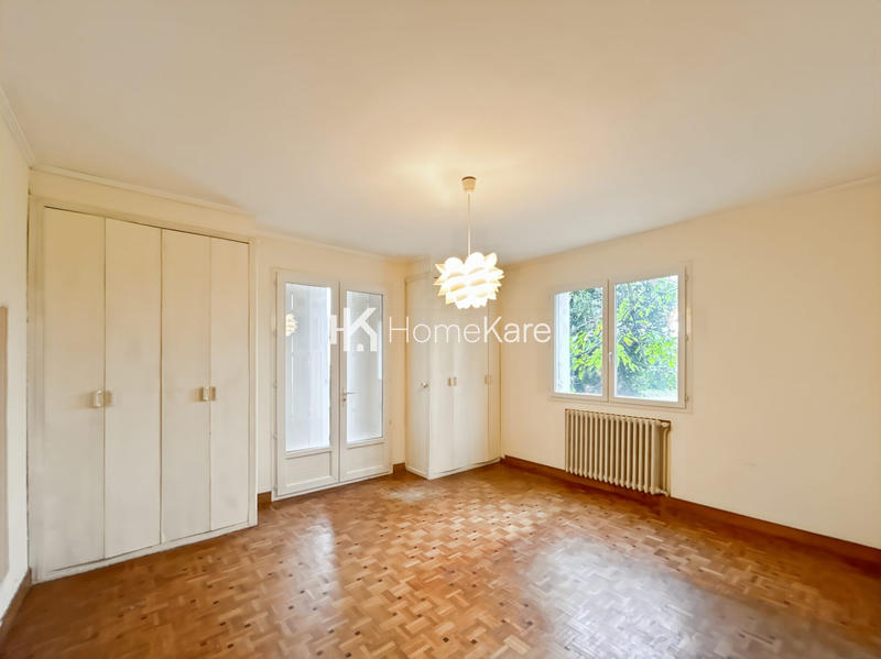 Maison - 230 m² - 7 pièces