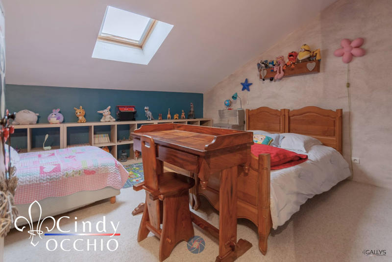 Maison - 198 m² - 6 pièces