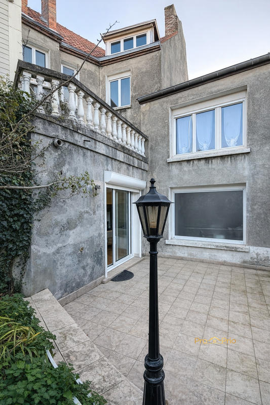 Maison - 192 m² - 11 pièces