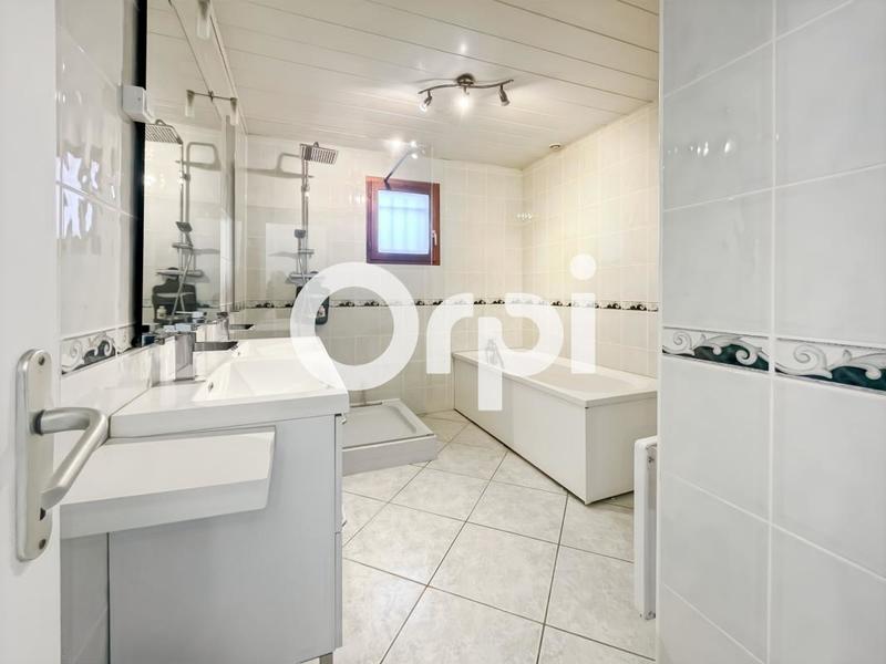 Maison - 122 m² - 6 pièces