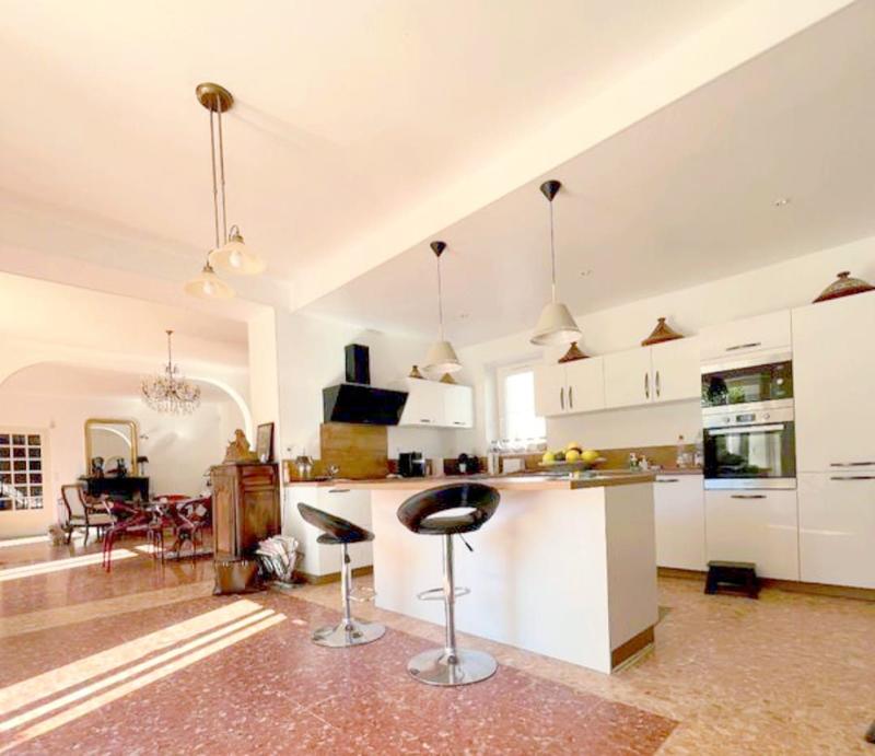 Maison - 295 m² - 12 pièces