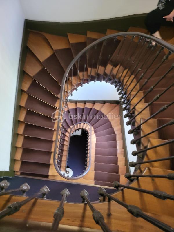 Château - 919 m² - 32 pièces