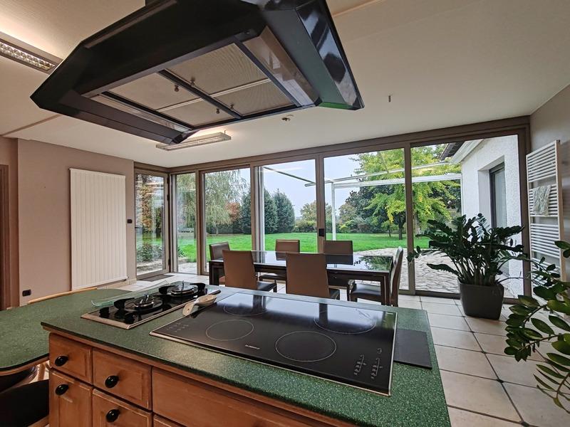 Demeure - 334 m² - 12 pièces