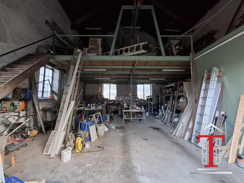 Maison traditionnelle - 240 m² - 8 pièces