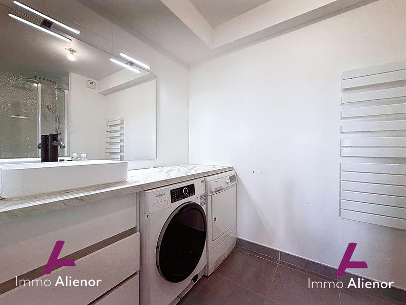 Appartement - 140 m² - 5 pièces