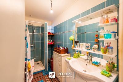 Maison - 210 m² - 8 pièces