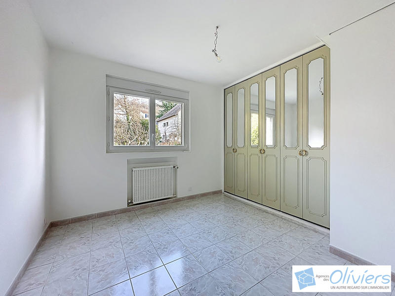 Maison traditionnelle - 140 m² - 7 pièces