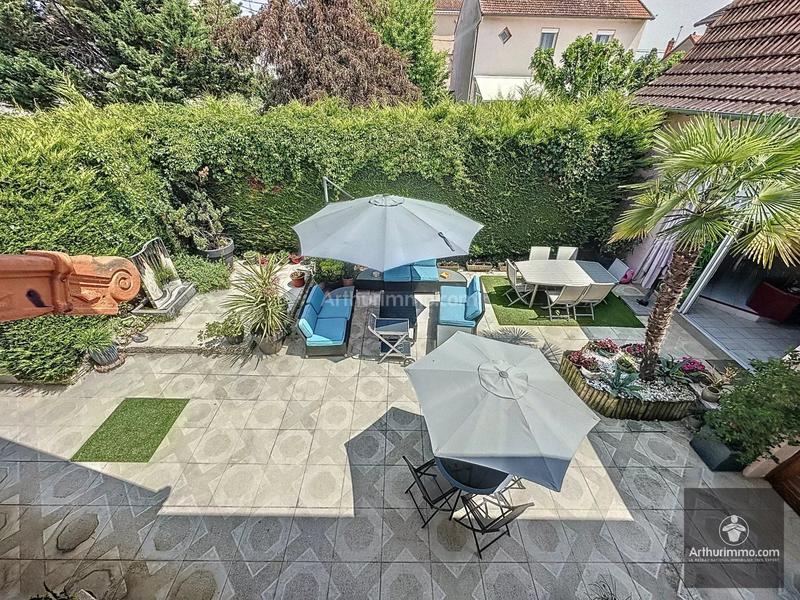 Maison - 308 m² - 8 pièces