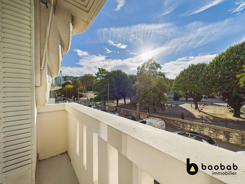 Appartement - 170 m² - 7 pièces