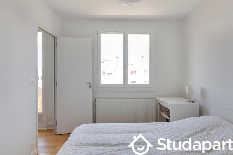 Chambre - 11 m² - 1 pièce