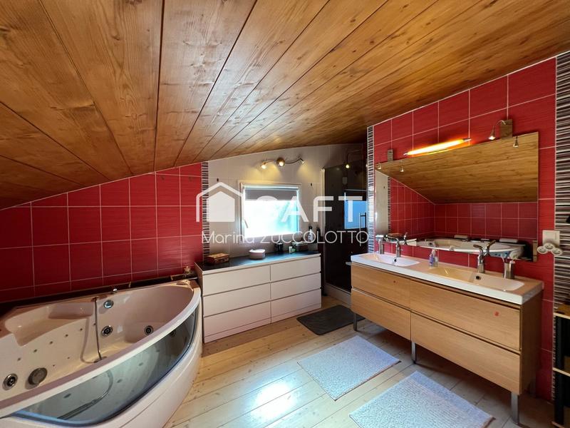 Maison - 178 m² - 10 pièces