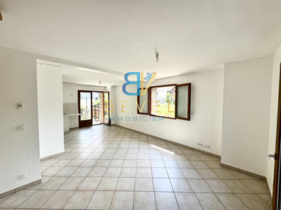 Maison - 98 m² - 5 pièces