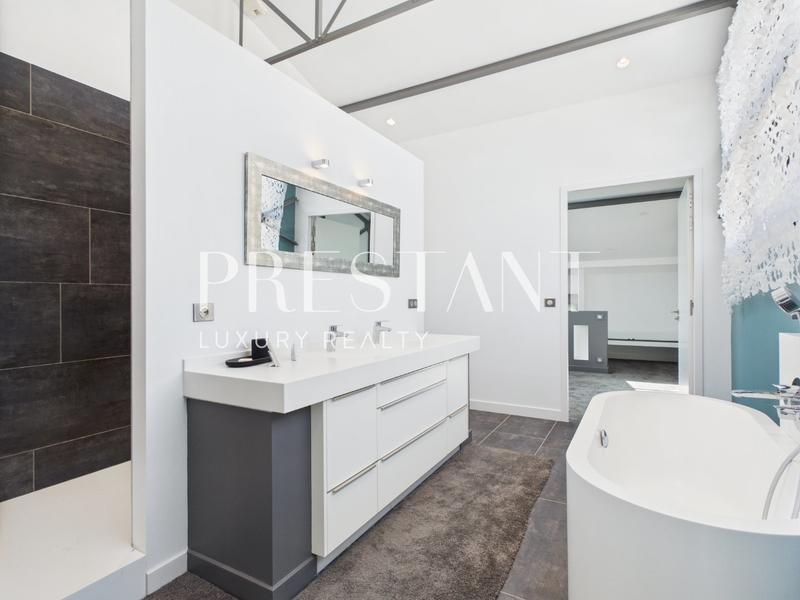 Maison - 400 m² - 6 pièces