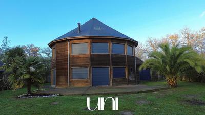 Maison - 216 m² - 7 pièces