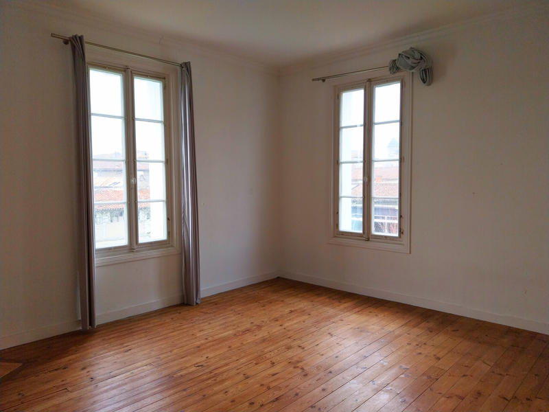 Maison - 264 m² - 9 pièces