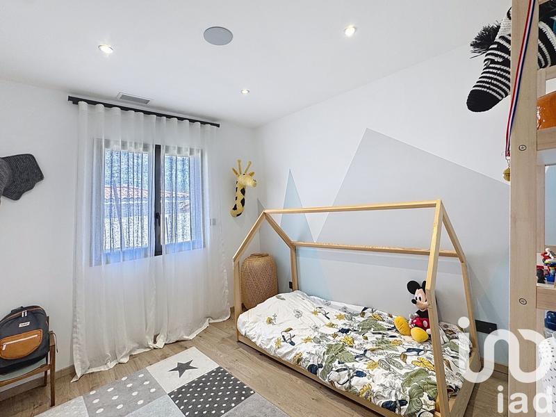 Maison - 230 m² - 7 pièces