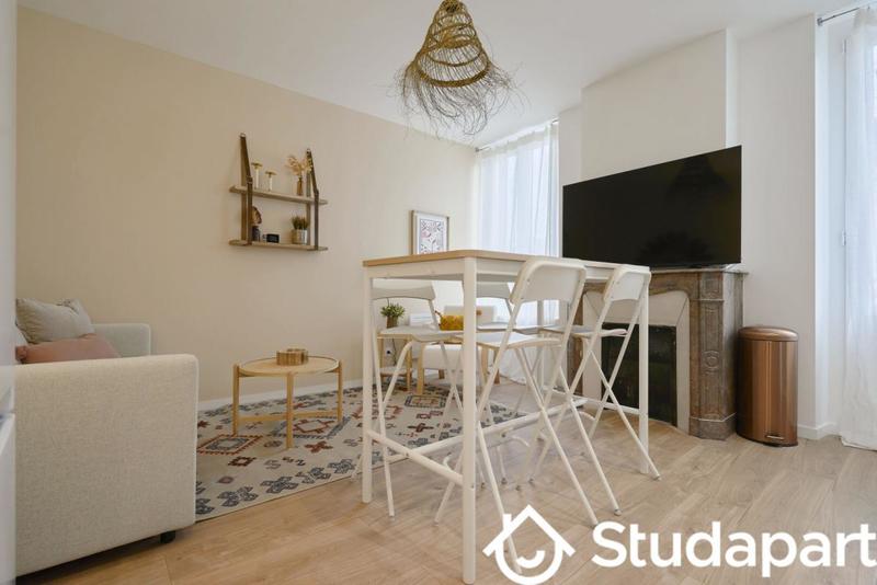 Chambre - 13 m² - 1 pièce