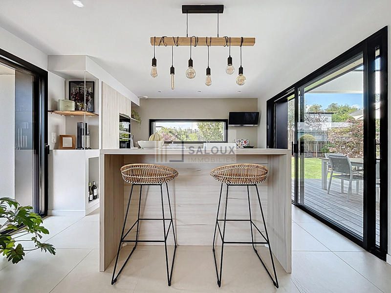 Maison - 184 m² - 7 pièces