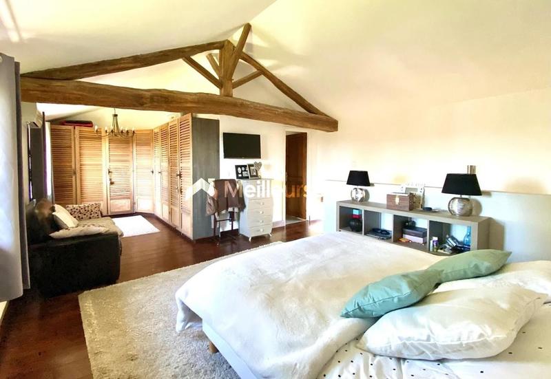 Corps de ferme - 225 m² - 7 pièces