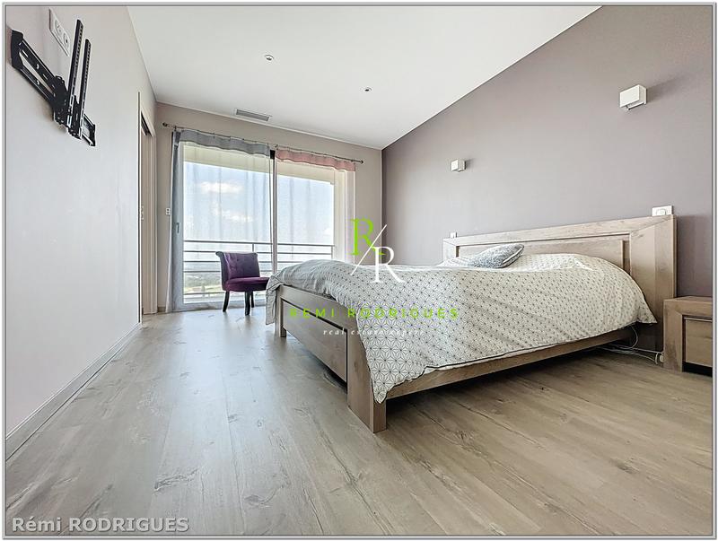 Maison - 196 m² - 7 pièces