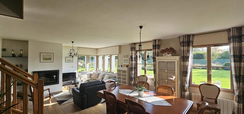 Pavillon - 197 m² - 8 pièces