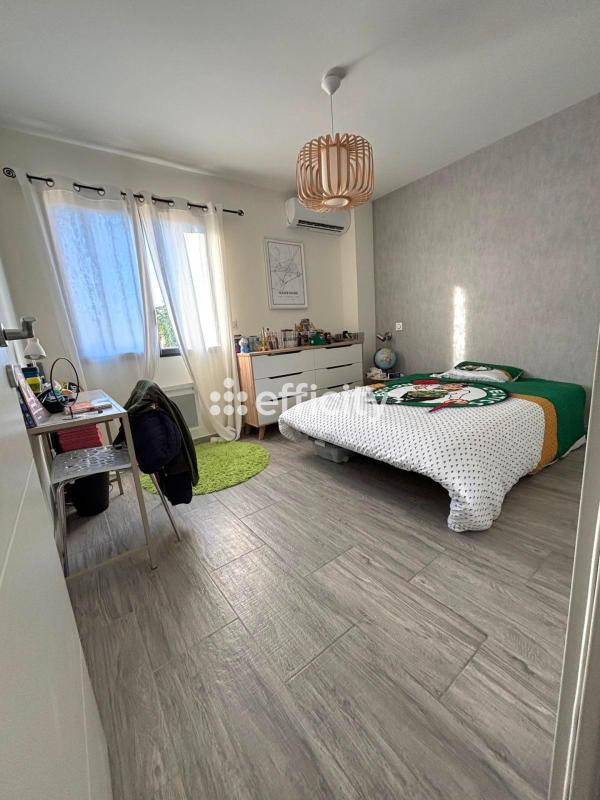 Villa - 90 m² - 5 pièces