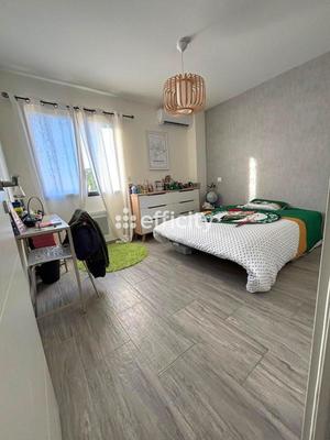 Villa - 90 m² - 5 pièces