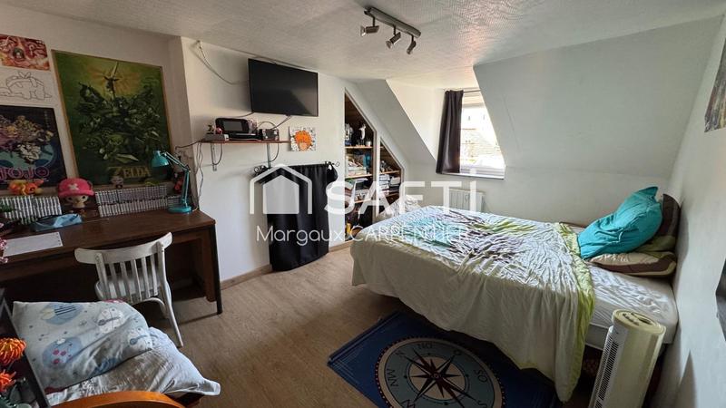 Maison - 265 m² - 10 pièces