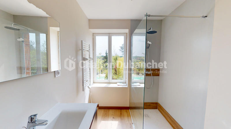 Maison - 310 m² - 8 pièces