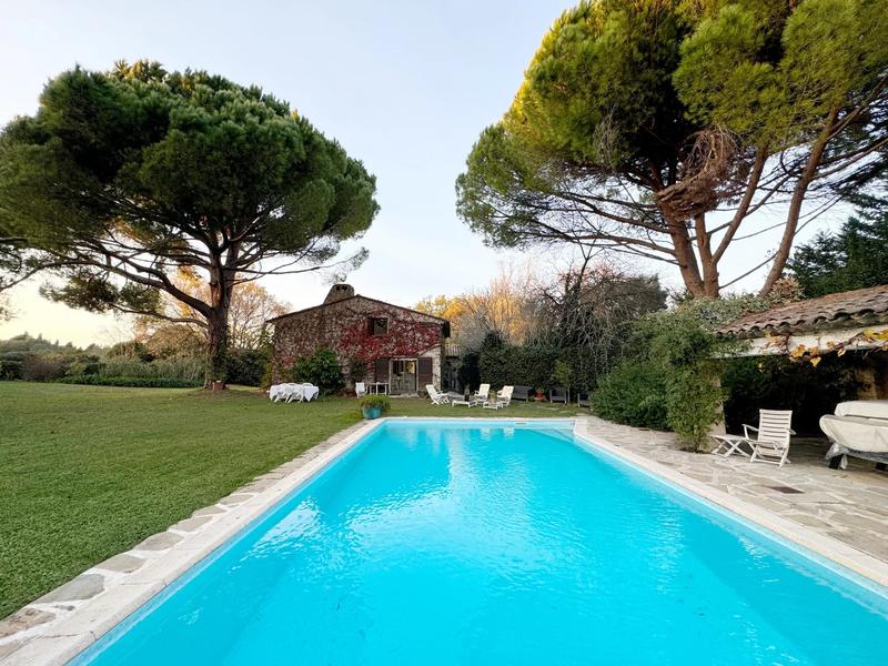 Villa - 202 m² - 5 pièces