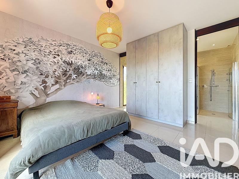 Maison - 185 m² - 7 pièces