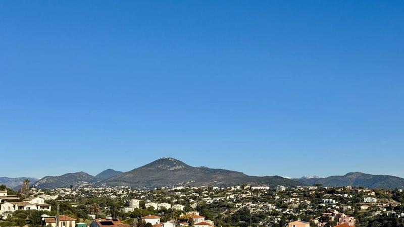 Appartement - 79 m² - 3 pièces