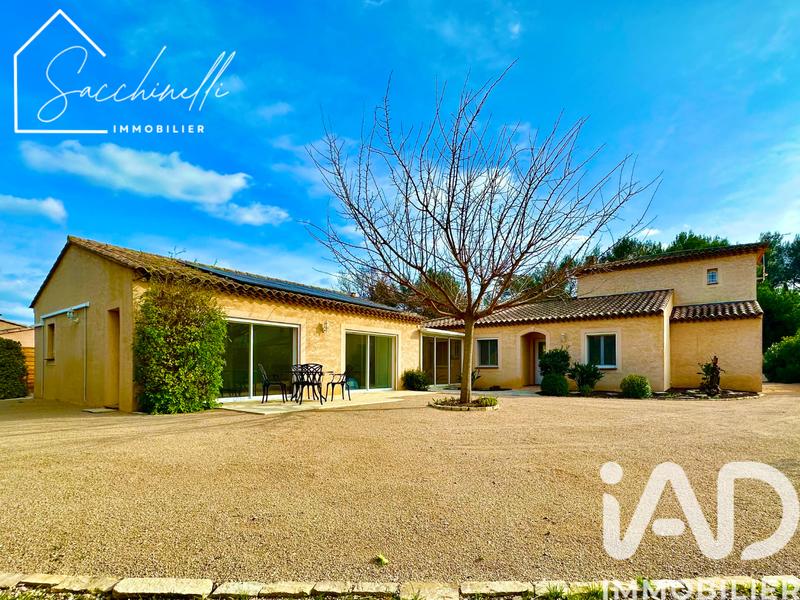 Maison - 253 m² - 10 pièces