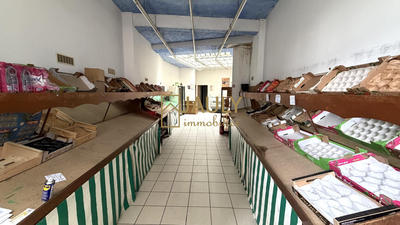 Magasins - 100 m²