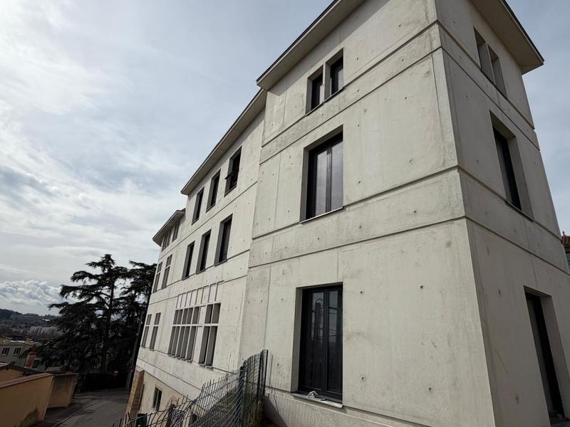 Studio - 30 m² - 2 pièces