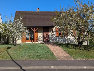 Maison - 85 m² - 7 pièces