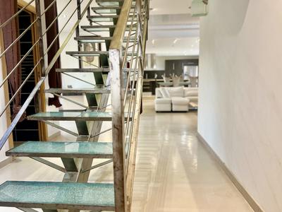 Maison traditionnelle - 252 m² - 6 pièces