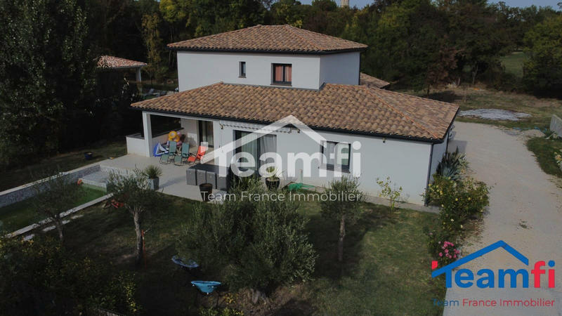 Villa - 176 m² - 6 pièces