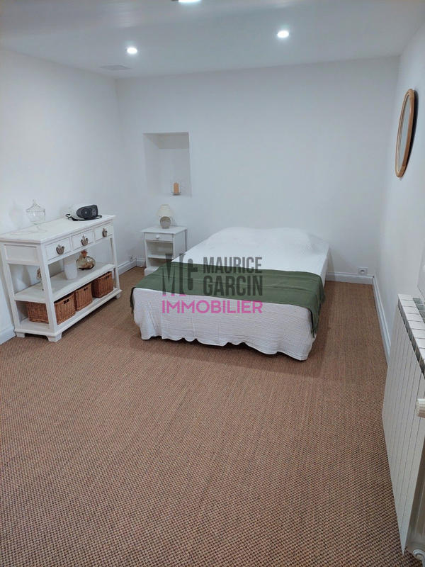 Maison - 280 m² - 10 pièces