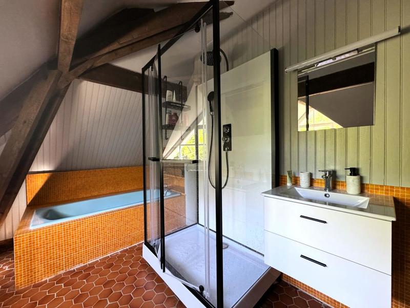 Maison - 300 m² - 9 pièces