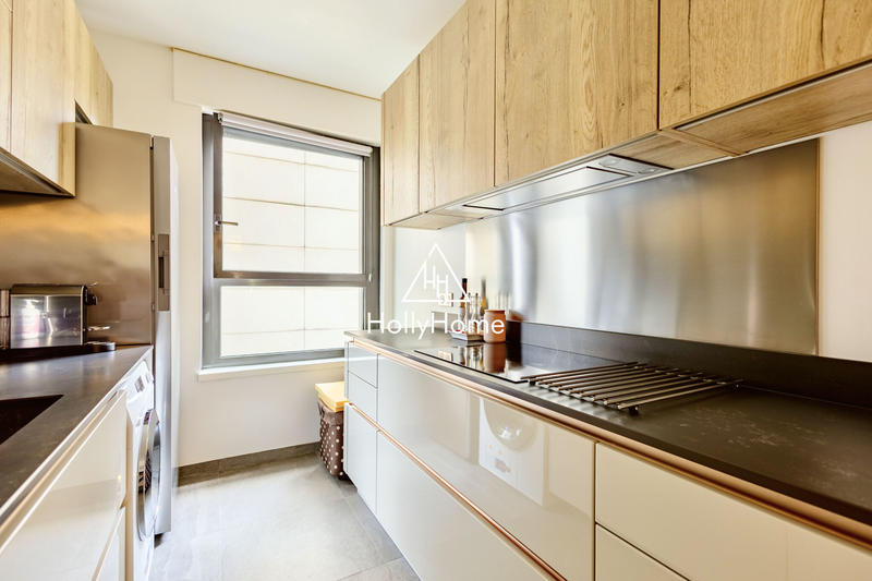 Appartement - 85 m² - 4 pièces