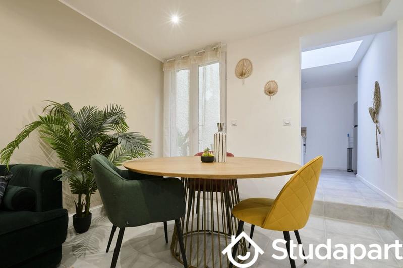 Chambre - 11 m² - 1 pièce