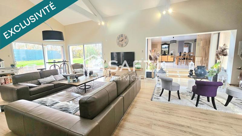 Maison - 236 m² - 8 pièces