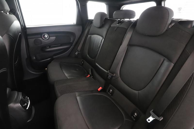 Mini Clubman Cooper Finition Red Hot Chili Bva 136 ch