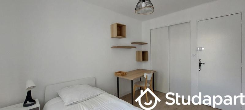 Chambre - 9 m² - 1 pièce